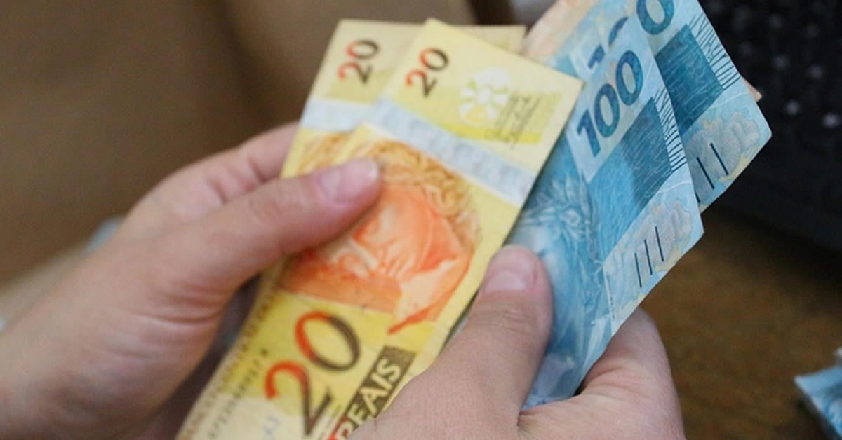 Câmara analisa projeto de auxílio de R$ 500 e prevê tributação sobre dividendos para bancar
