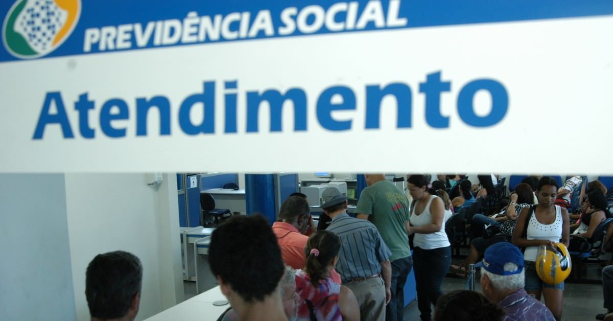 INSS: STF retoma julgamento da 'revisão da vida toda' com voto contrário de Nunes Marques