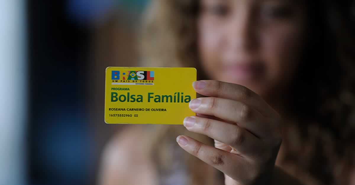 Bolsa família: governo analisa conceder bônus de R$200 para emprego formal