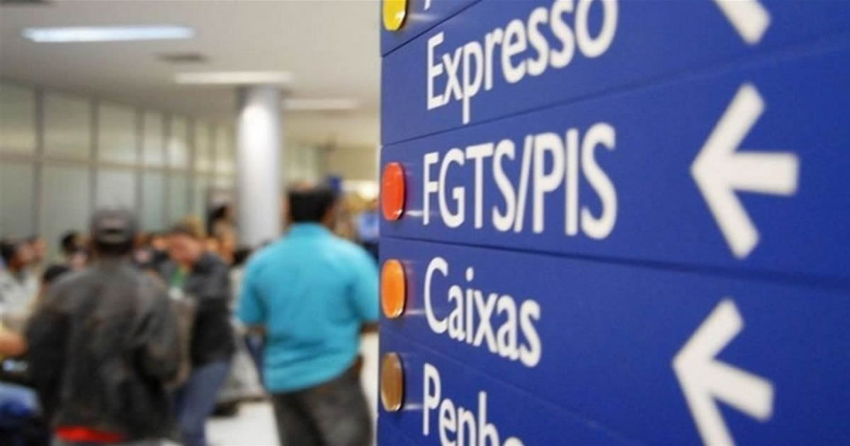 45% dos beneficiários do PIS/PASEP vão usar dinheiro extra para pagar dívidas em atraso, mostra levantamento da CNDL/SPC Brasil